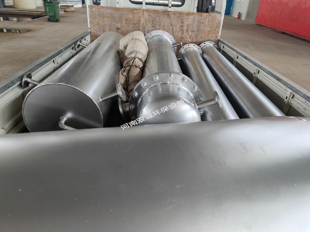 新鄉市某公司廢水回收塔，廢水冷凝器，油水分離器發貨